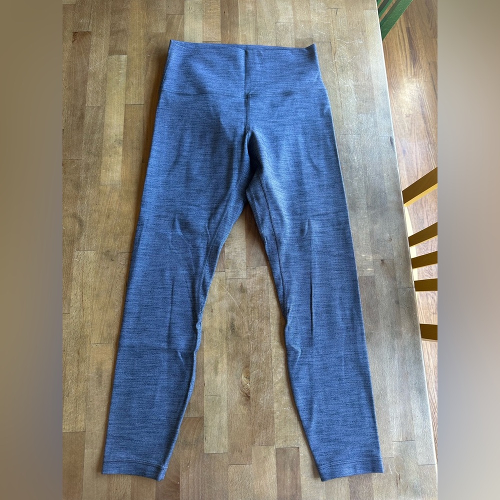 Lulu Lemon women’s leggings. Gray heather. Size 8.